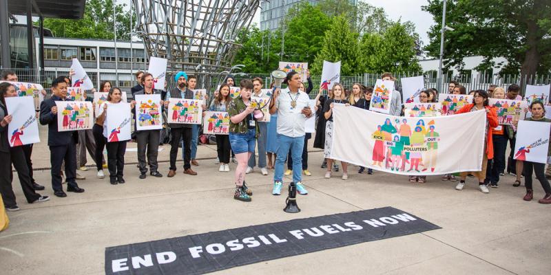 End fossil fuels now action at SB58 in Bonn
