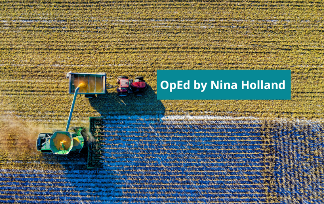 The image shows a field seen from above with two tractors using pesticides. Just around one of the two tractors, the grass is white. On the image a text in a turquoise box reads: "OpEd by Nina Holland".