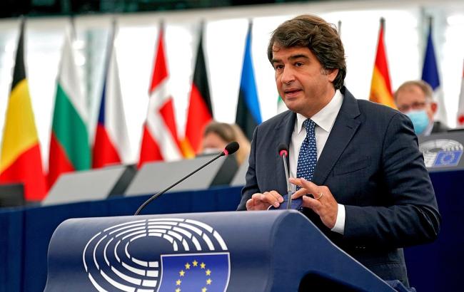 Raffaele Fitto, photo from European Parliament, CC BY 2.0 <https://creativecommons.org/licenses/by/2.0>, via Wikimedia Commons